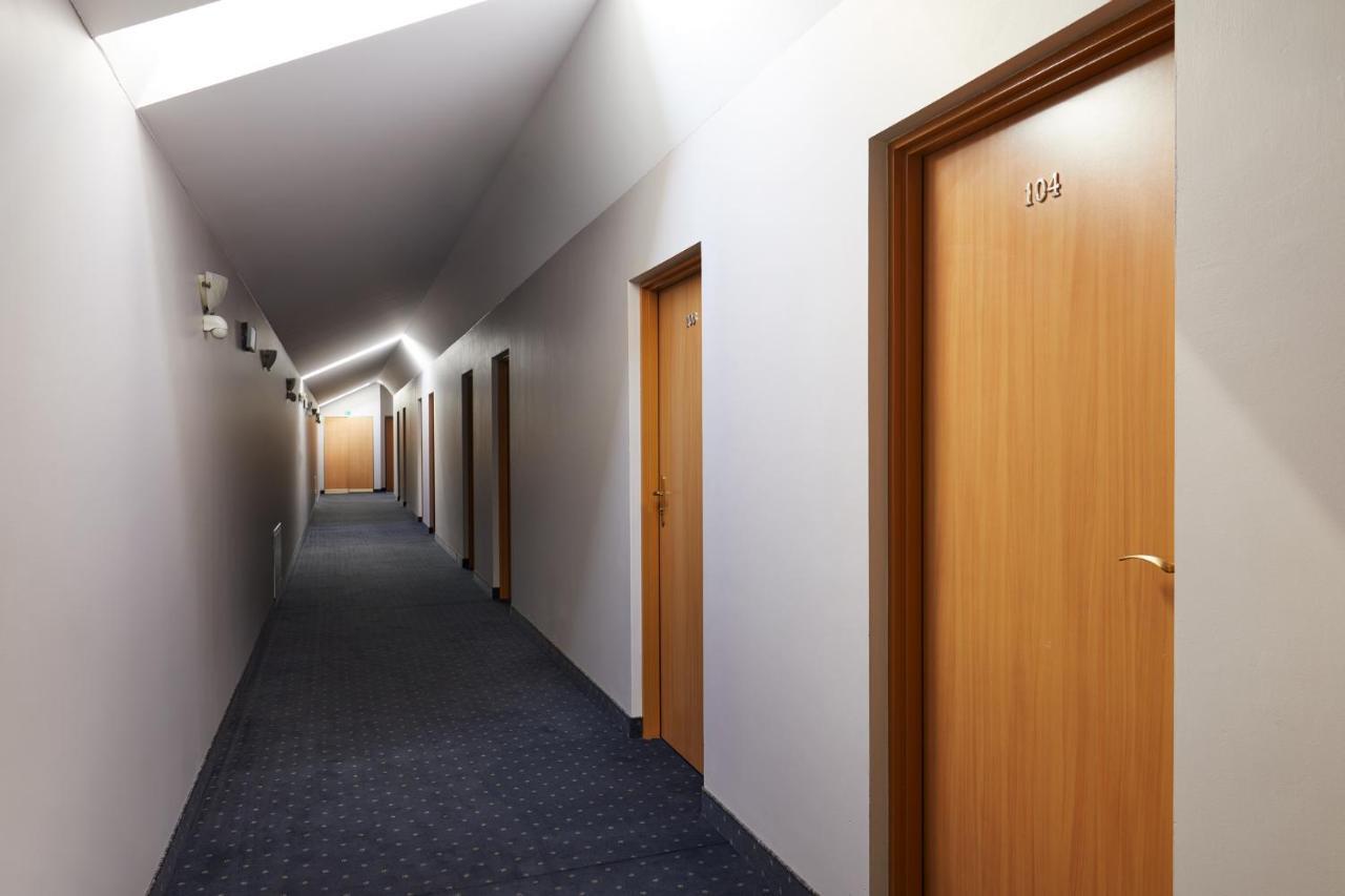 Hotel Wena Кельце Экстерьер фото